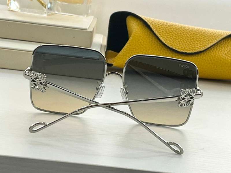 Picture of Loewe Sunglasses _SKUfw42124516fw